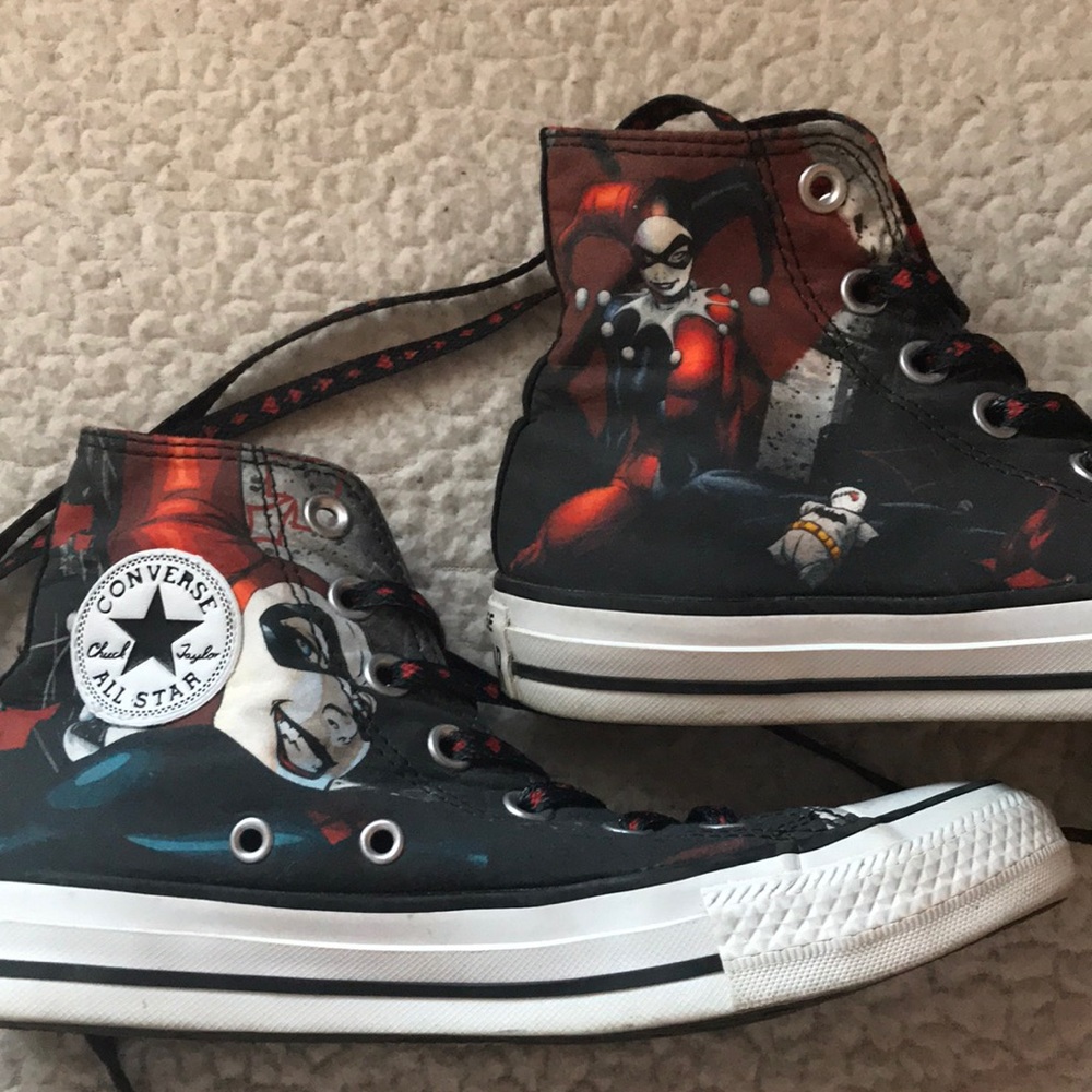 Harley Quinn Converse